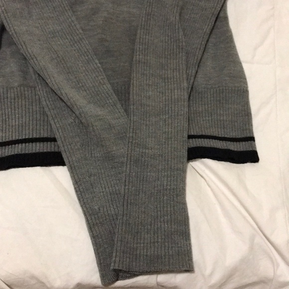 Sweater - Picture 4 of 4